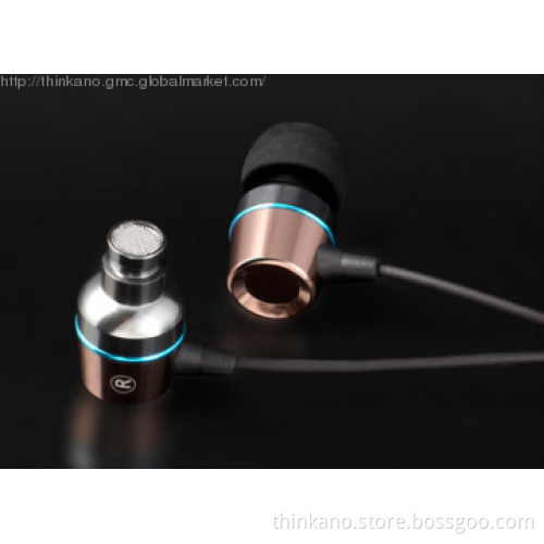 In-ear Stereo Earphone with CE/RoHS Marks, Powerful Bass